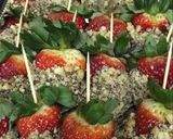 Foto del paso 5 de la receta: Fresas Cubiertas de chocolate y nueces