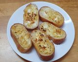 Hình bước làm 4 của món Bánh mì nướng bơ tỏi
