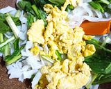 Foto langkah ke 3 dari resep Kwetiau Goreng Seafood.