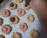 Cara Membuat Peanuts Choco Thumbprint Cookies 5