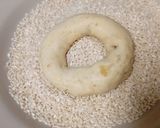 Foto langkah ke 4 dari resep Camilan Viral 2025 Donat Pisang Ala Tasyi Athasyia.