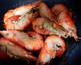 A picture of step 1 of Mixture of seafood.