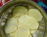 ক্রিস্পি পটেটো চিপস (Crispy potato chips recipe in Bengali) রেসিপির ধাপ 1 ছবি