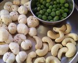 शाही काजू करी (shahi kaju curry recipe in marathi) रेसिपी स्टेप 2 फोटो