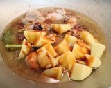 Foto langkah ke 5 dari resep Semur Ayam Kentang.