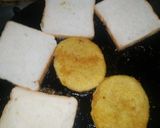 A picture of step 6 of Bread sweet omlet and chicken sandwiches 😋🥪.