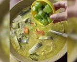Foto langkah ke 5 dari resep Asem Asem Ikan Patin Bumbu Kuning.