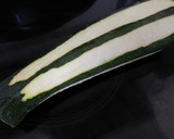 Foto del paso 1 de la receta: Pancakes de calabacín 🥒