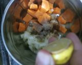 A picture of step 3 of Carrot cucumber juice.