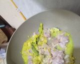 Foto langkah ke 3 dari resep Semur ayam toping mie ayam.