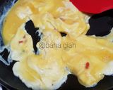 Foto langkah ke 1 dari resep Tumis Sawi Wortel Telur Sosis.