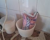 Foto del paso 3 de la receta: Pastel turco de yogurt bebible (sabor frutillas)