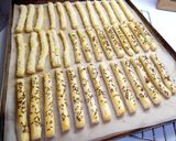 Gyors, omlós sajtosrúd recept fázis 9 fotója