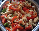 Foto del paso 4 de la receta: Fajitas de pollo a la Mexicana
