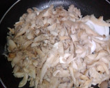 Foto del paso 1 de la receta: Revuelto de setas con jengibre, albahaca y pimentón
