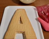 Foto del passaggio 24 della ricetta Cream tart (letter cake o alphabet cake)
