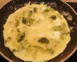 Foto del paso 2 de la receta: Tortilla de brócoli y queso tipo Philadelphia