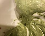 A picture of step 4 of Matcha macarons.