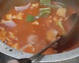 A picture of step 2 of Chicken jalfrezi.