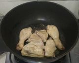 Foto langkah ke 2 dari resep Ayam Kecap Mentega Simple.