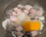 A picture of step 4 of Oyster Omelet (Chef Guo Zhuyi's Version).