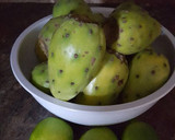 Foto del paso 1 de la receta: Agua fresca de tunas verdes