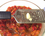 Foto del paso 4 de la receta: Ensalada de pimientos rojos y tomates asados a "la dieta mediterránea"
