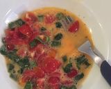 Foto del paso 1 de la receta: Huevos revueltos 🍅🌱