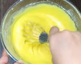 A picture of step 3 of Custard pineapple cake.