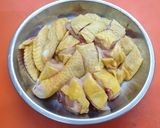 A picture of step 1 of Organic Yellow Skin Salted Chicken.