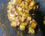 Foto langkah ke 5 dari resep Sambal Goreng Kentang Cumi Asin.