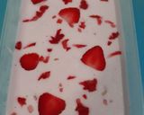 Foto langkah ke 6 dari resep Es Krim Stroberi Segar.
