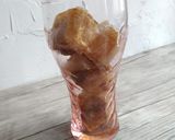 Une image de l'étape 2 de Glaçon au coca : astuce pour boisson rafraîchissante.