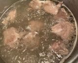 A picture of step 1 of Green Kohlrabi Soup with Pork Ribs.