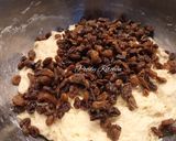 Foto langkah ke 3 dari resep Butter Raisin Bread.