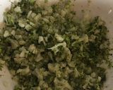 Foto del paso 2 de la receta: Tortitas de brócoli y coliflor con avena