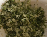 Foto del paso 2 de la receta: Tortitas de brócoli y coliflor con avena