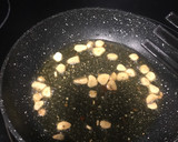 Foto del paso 4 de la receta: Revuelto de gulas y bocas de mar (surimi)