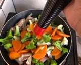 Foto langkah ke 4 dari resep Sauteed Sausage and Veggies #dapurwiwin 👩🏻‍🍳.