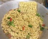 Foto langkah ke 7 dari resep Mie goreng brokoli.