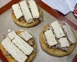 Une image de l'étape 7 de Tartelettes feuilletées au Roblechon ou Maroilles ou Camembert...