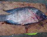 Une image de l'étape 1 de Alloco 🍌poisson frire🐟 avec une petit pâte de piment 🌶️.