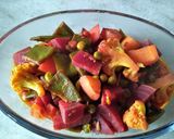 A picture of step 2 of Mixed vegetable curry.