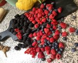 Une image de l'étape 2 de Glace vanille à la sorbetière🍇🥭🍓🍎🍋.