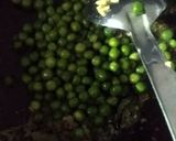 A picture of step 1 of Toast in matar daal.