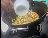 A picture of step 3 of Vegetable masala upma.