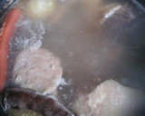 Foto del paso 2 de la receta: Caldo al estilo de Quim (escudella)