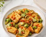 Foto langkah ke 4 dari resep Tumis Tahu Pedas Okra & Lettuce.