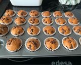 Foto del paso 5 de la receta: Magdalenas con pepitas de chocolate con o sin azúcar