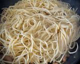 Foto del paso 7 de la receta: Spaghetti con grelos y shiitakes